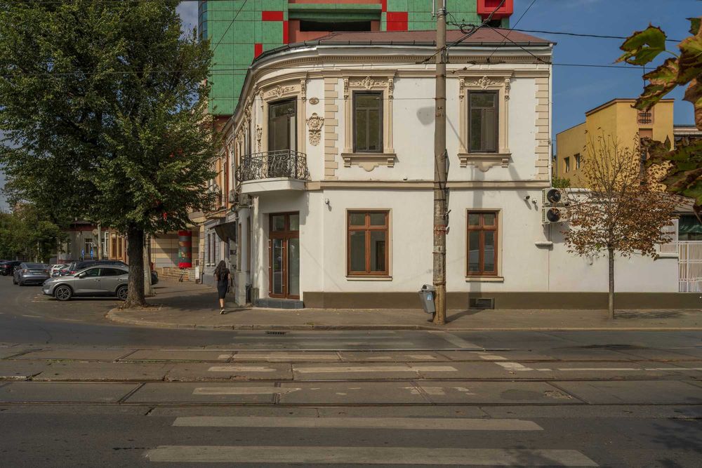 Spatiu comercial stradal Parcul Carol - 80 mp locatie vizibila premium