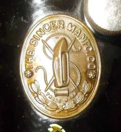 Продавам стара шевна машина Singer