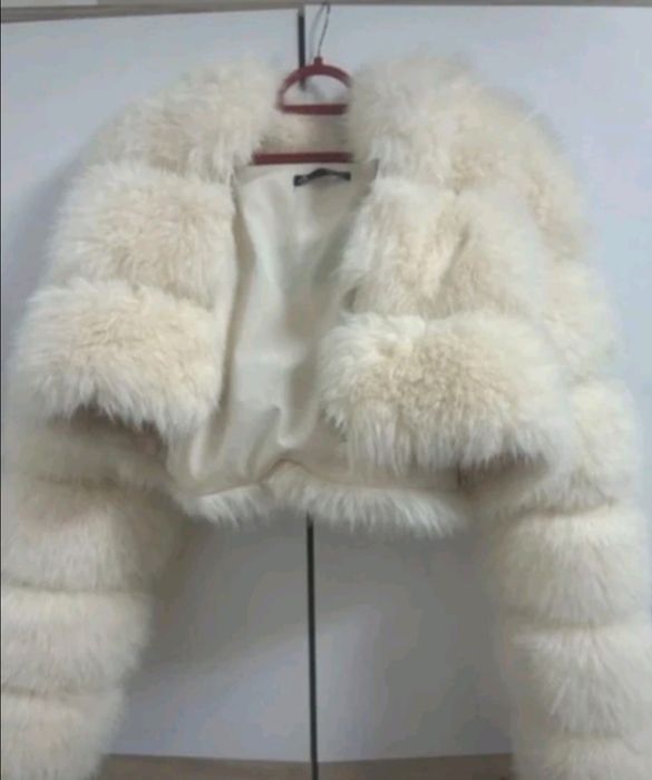 Ново дамско бяло пухено яке размер XXS