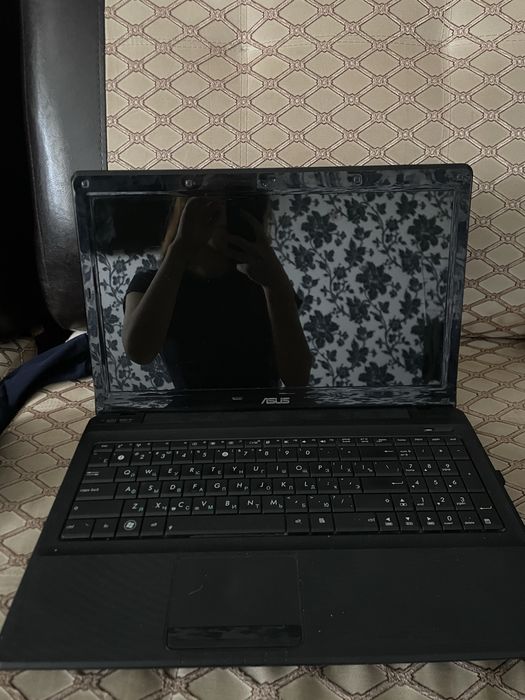 Ноутбук Asus Отдам за 30тысяч есть торг