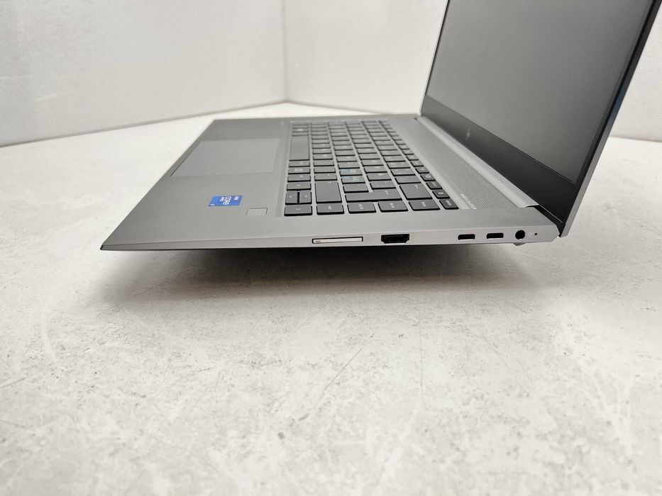 Реновиран лаптоп HP ZBook Studio G8 15.6 i7-11850H 32GB 1ΤB A2000 4GB
