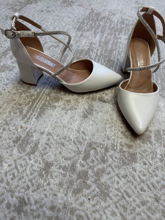 Продам новые туфли 37р