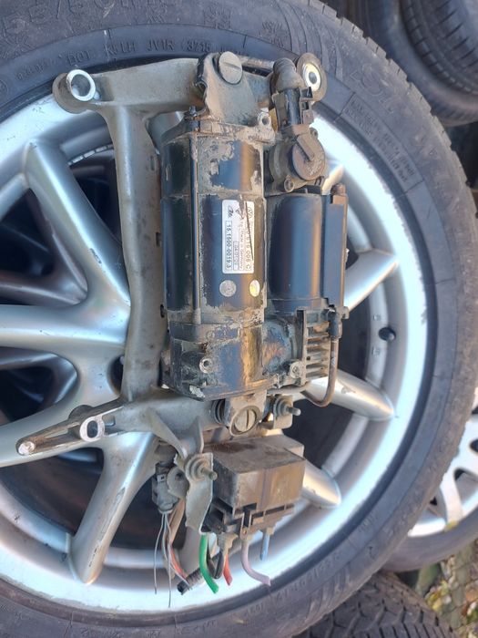 Компресор , разпределител въздушно окачване Ауди Кю7 , Фолксваген