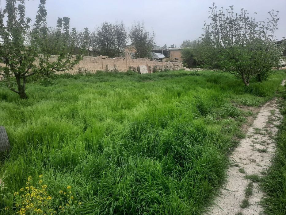 8 sotix yer sotiladi