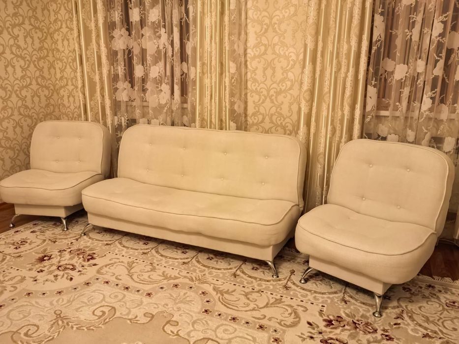 Мягкий уголок (диван + кресла), отличное состояние!