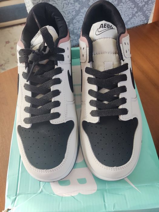 Продам кроссовки