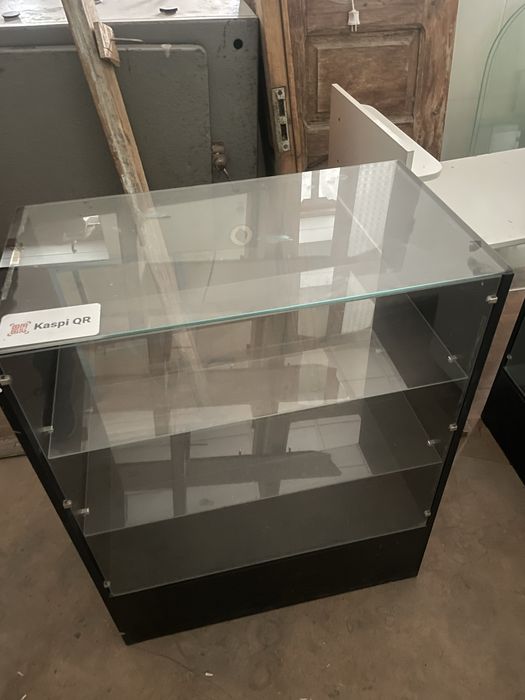 Витрина стекло продается