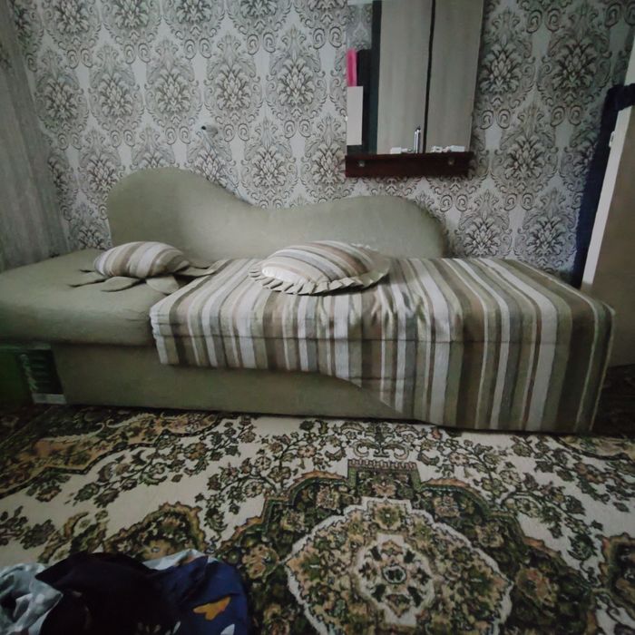 Продам диваны ,подростковый и диван в гостиную