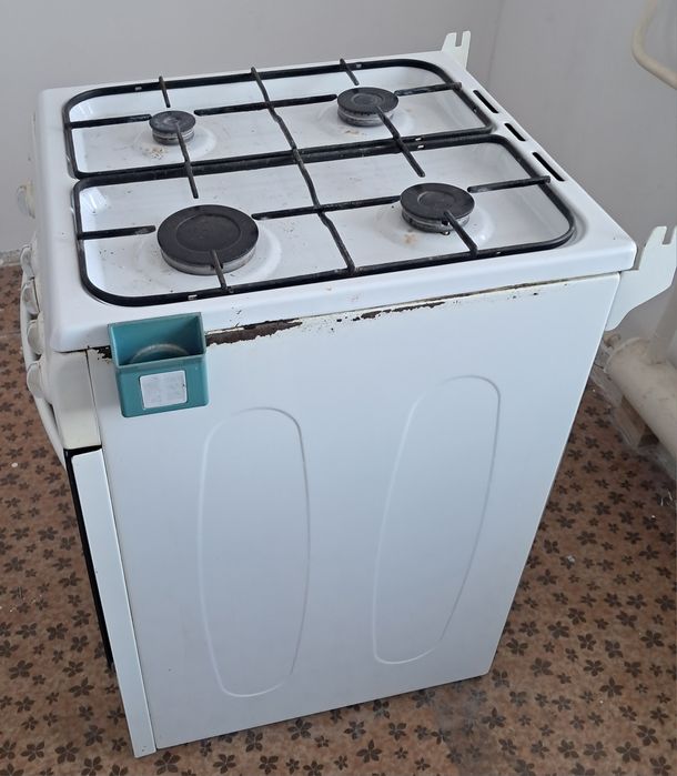 Продам газовую плиту