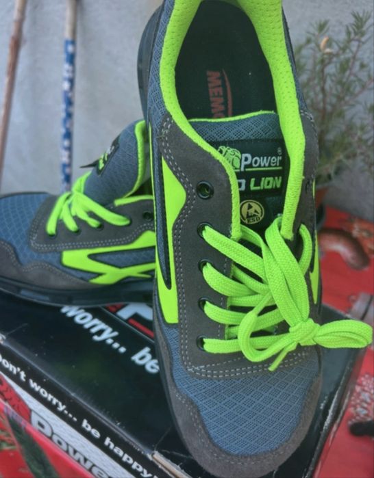 Adidasi U-Power cu protectie