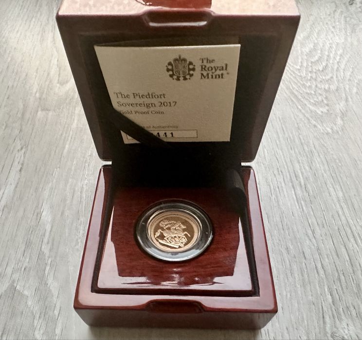 Златна монета британски суверен Piedfort proof sovereign 2017