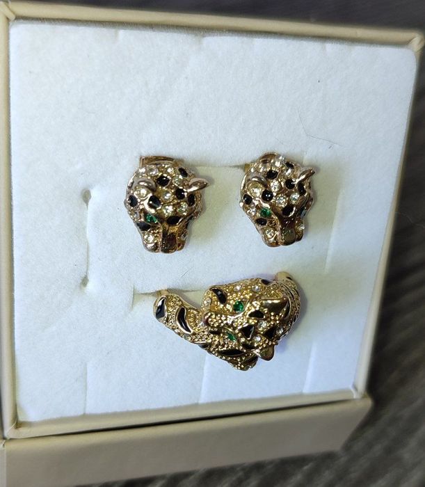 Комплекты бижутерии 3шт (на фото)