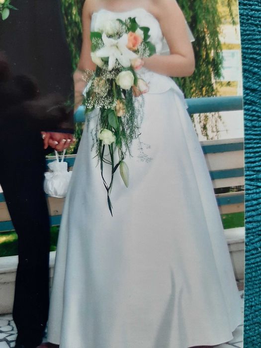 Vand rochie de mireasă