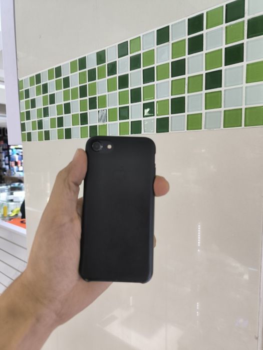 iPhone 7 32 Гб..