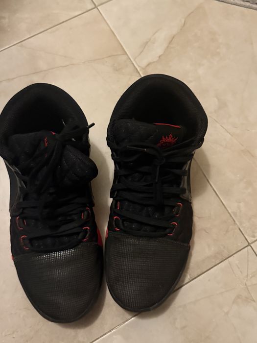 Nike Lebron Witness VIII