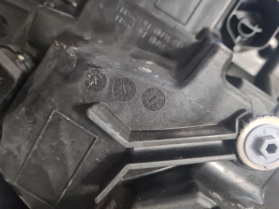 Оригинален ляв фар Toyota Aygo X - 2022+