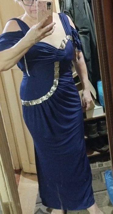 Нарядные платья продаются