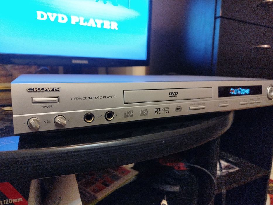 Система за домашно кино(ДВД и активен буфер 5.1 с колонки)