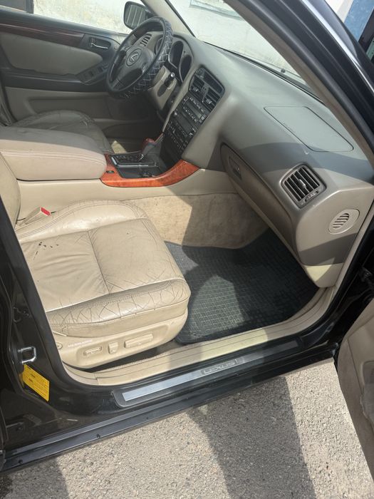 Продам машину Лексус gs300
