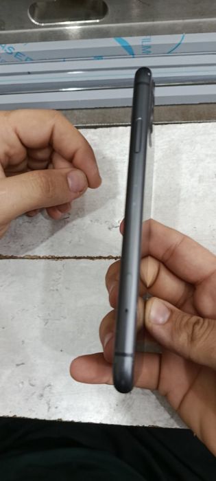 Iphone 11 black xolati ideal xotirasi 64 yomks 75 aybi fec iwlamayapti