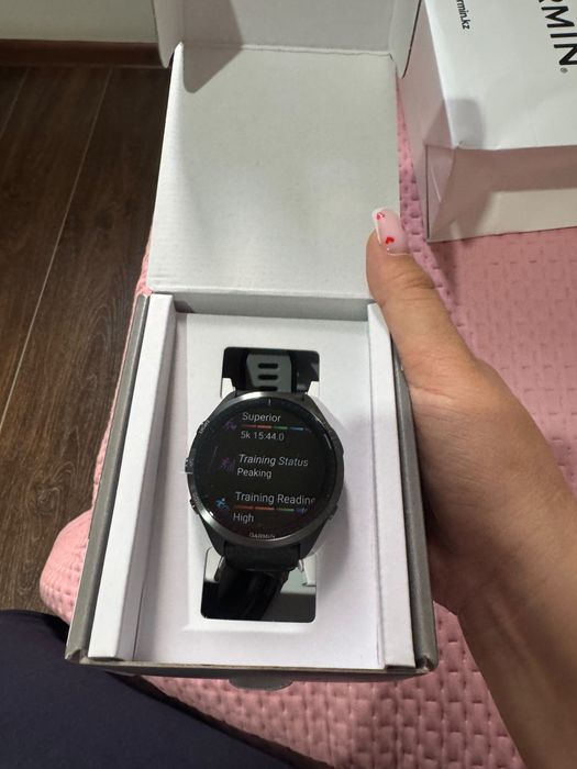 Часы Garmin Forerunner 965
