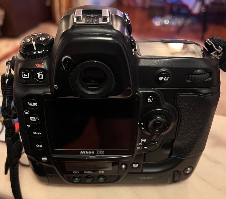 Nikon D3S folosit dar arata ok
