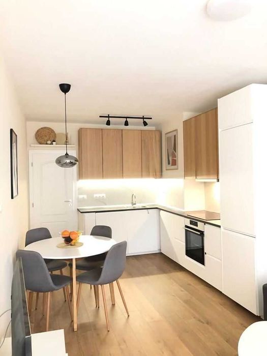 Продава се Двустаен апартамент в София, Изгрев - 76 кв.м за 2091 €/кв.м - Снимка #1