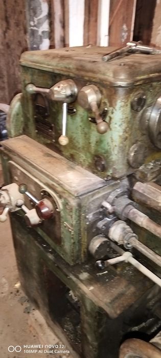 Токарный станок сотилади