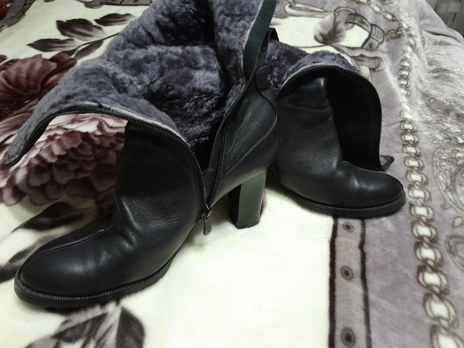 Продаются сапоги