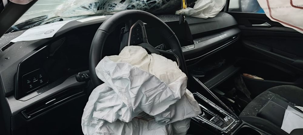 Vând piese auto Volkswagen Golf 8 2.0 tdi 150 cp an de fabricație 2023