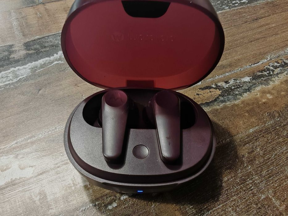 Motorola Edge 30 Fusion | Pantone Viva Magenta |Căști wireless incluse