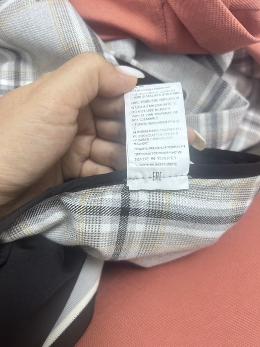 Продам брючные костюмы