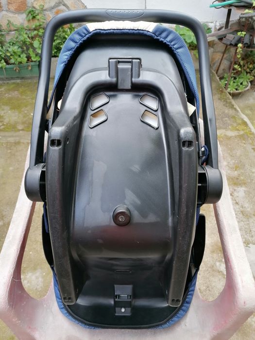 Бебешко столче- кошче за кола