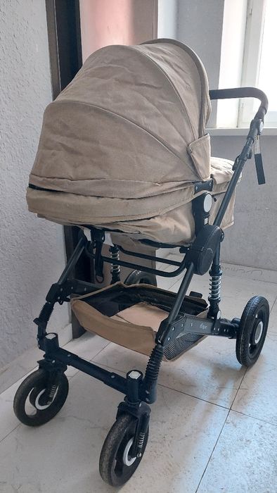 Коляска в хорошем состоянии