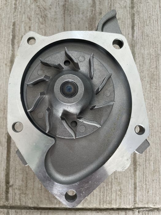 Помпа Рено Дастер 2.0