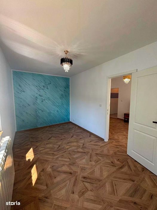 De vanzare apartament cu 3 camere si balcon,zona semi centrala. 65000e