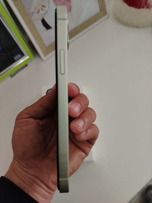 Продаётся Айфон 12