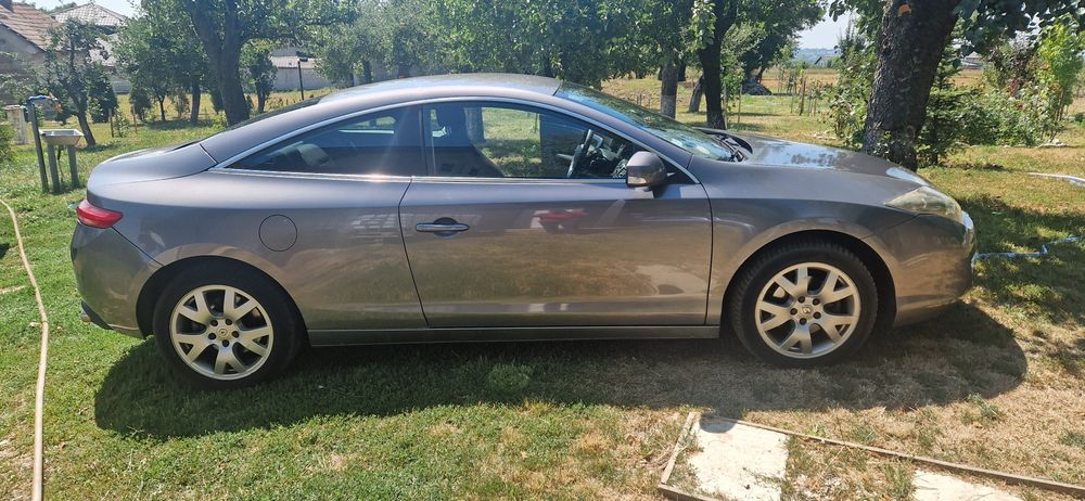 Vând Renault Laguna Coupe, 2010, stare foarte bună, 235000 km