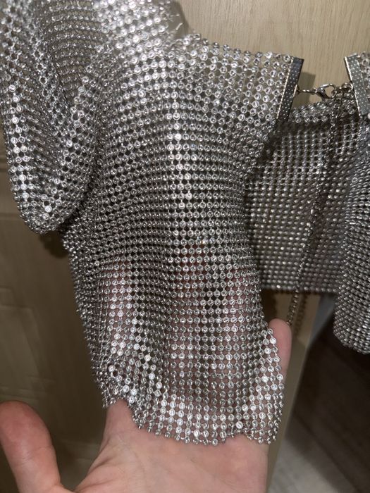 Блестящий топ для образов