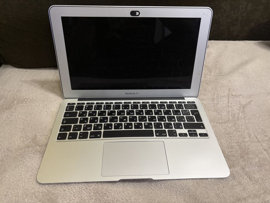 MacBook Air 11" (Early 2014) -Отлична работа,компактен,зарядно вкл.
