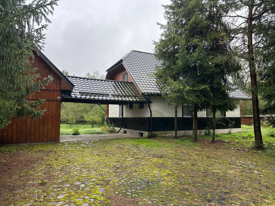 Vand casa in Sucevita