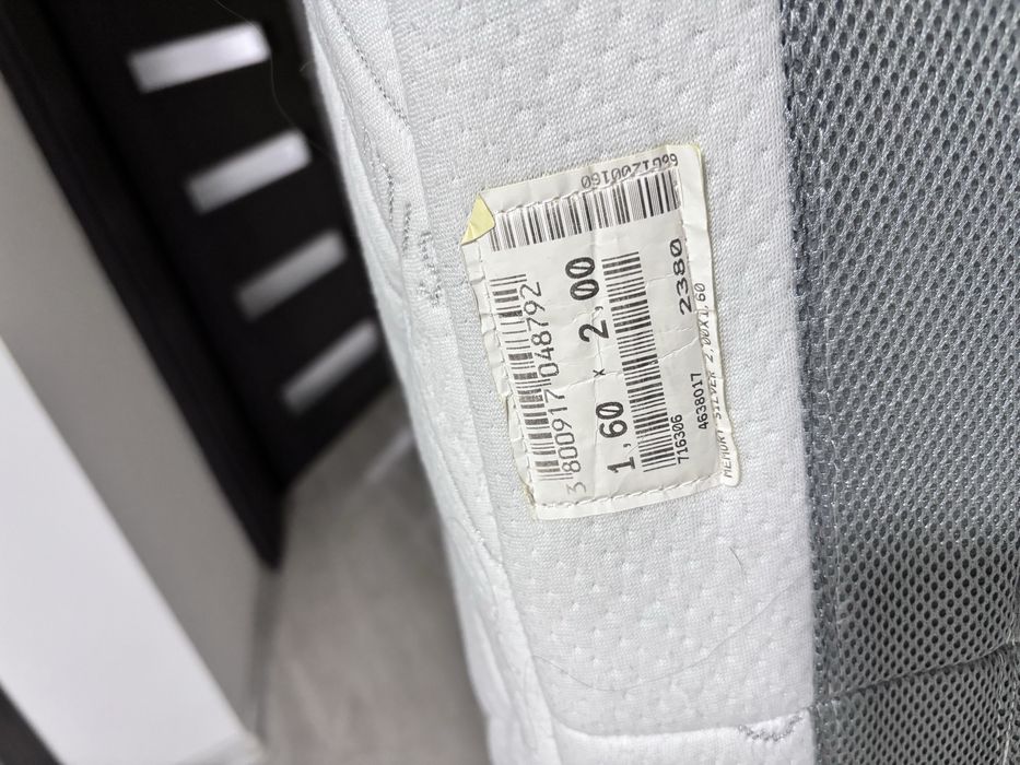 Продавам двулицев матрак