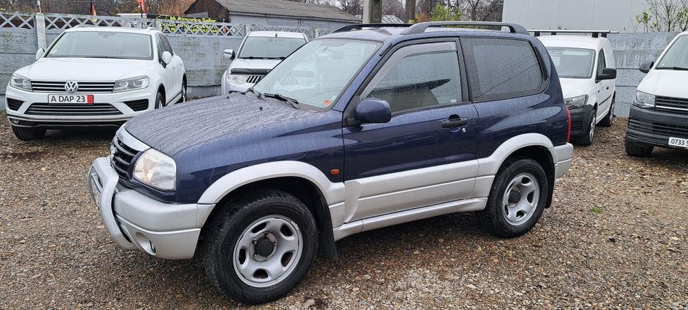 Suzuki Grand Vitara 1.6 Benzină 100 CP 4X4 REDUCTOR LA MANETĂ an 2005