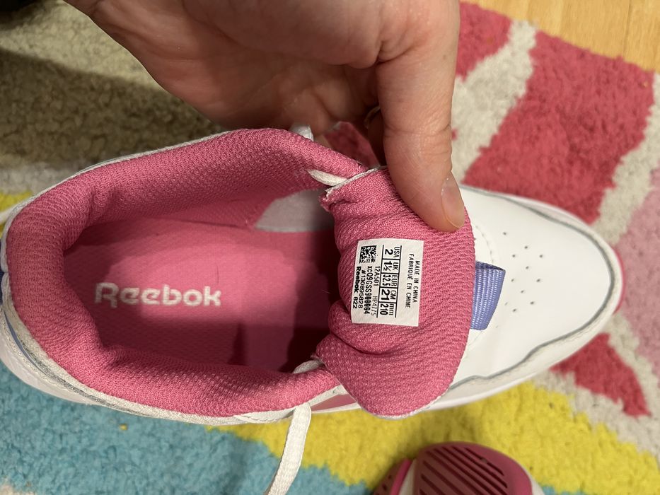 Adidasi Reebok mărimea 32,5