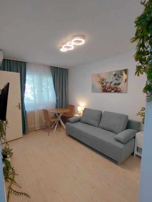 Piata Alba Iulia - Moise Nicoara -garsoniera renovata/mobilata/utilata. Prima inchiriere! Proprietar.