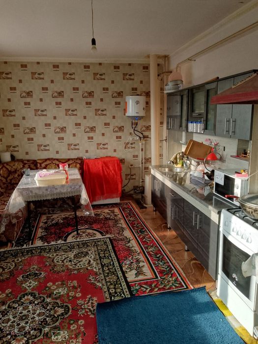 Uchastka 14 so'tg' 6 hona arzonga  beriladi