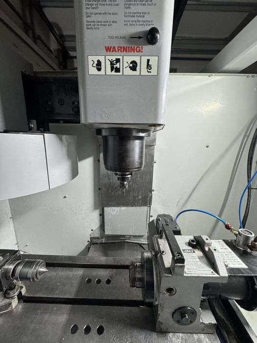 HAAS Super Mini Mill CNC + Axă a 4-a  | 2008 | stare excelentă