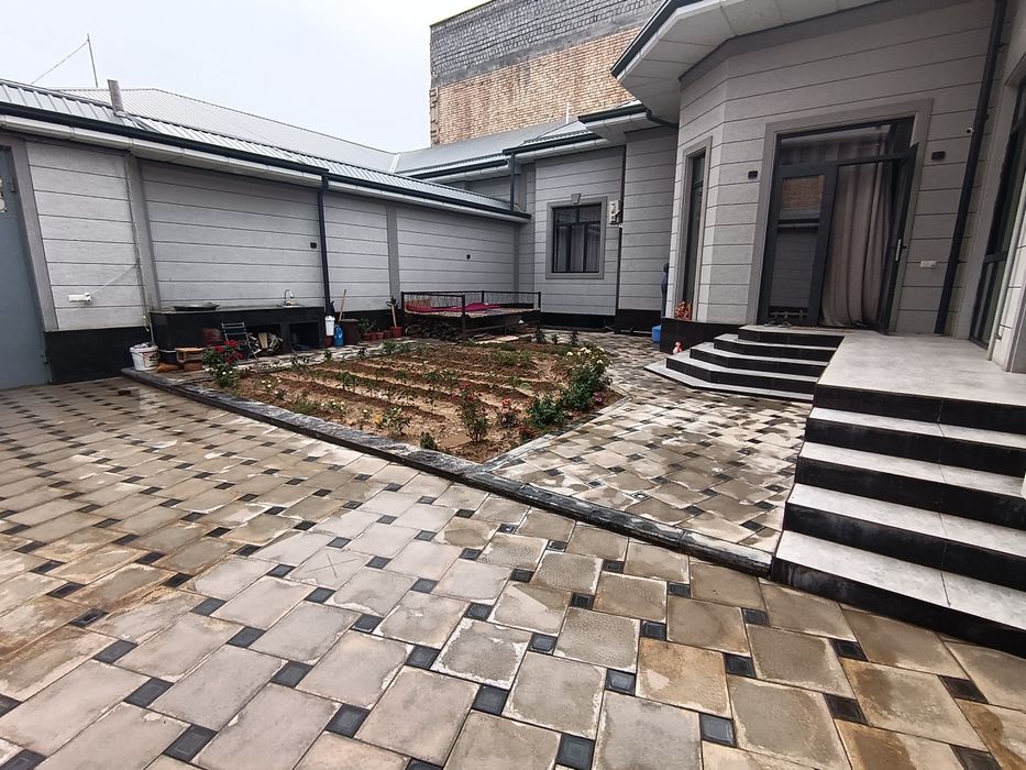 Yangi toshmi postidan 4.5 km. Hovli uy sotiladi