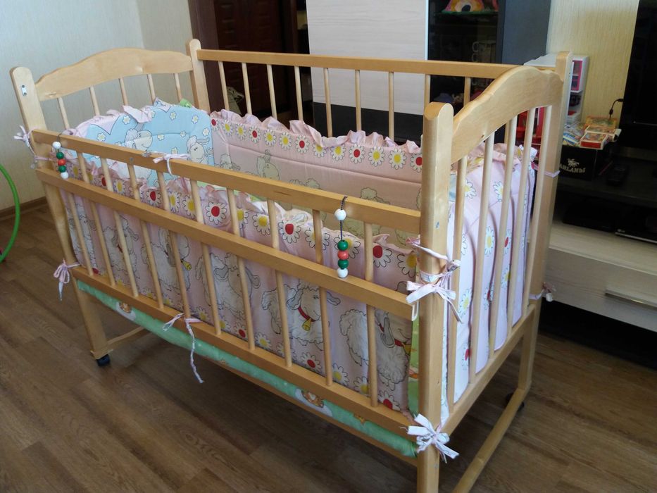 Кровать детская с матрасом и бортиками