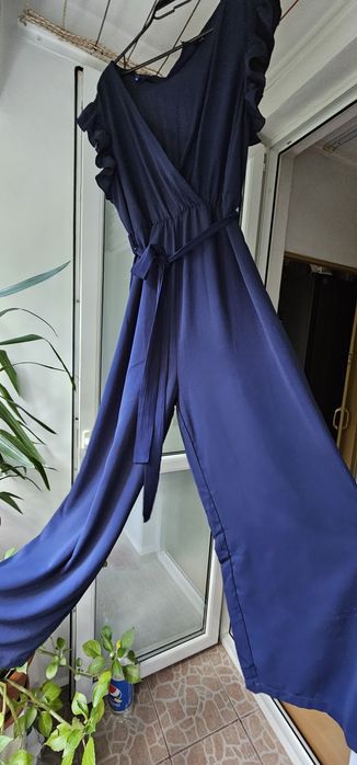 Salopetă elegantă bleumarin, mărime 40–42 (M/L)